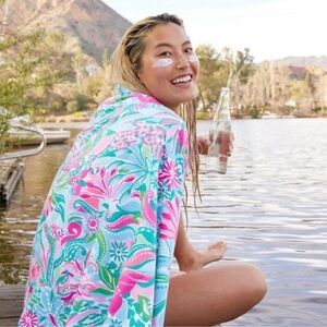 Lilly Pulitzer Oversized Beach Lounge
Towel, 40 x 72